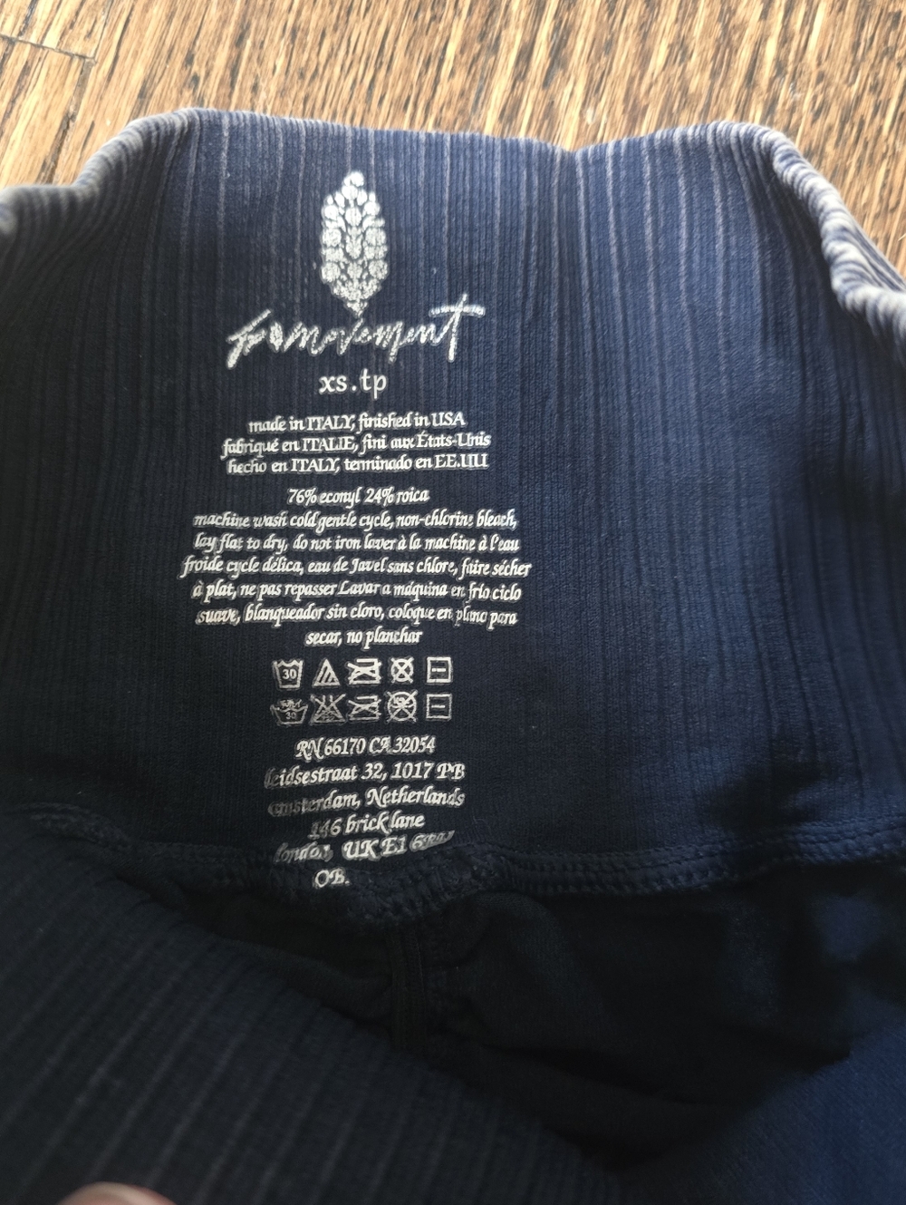 FREE PEOPLE MOVEMENT Good Karma Rouched Shorts In Navy - Picture 4 of 4